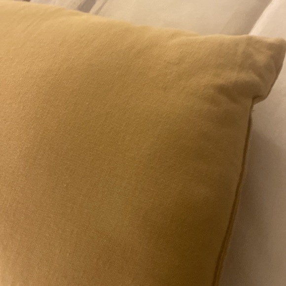 TEXTURED PILLOW SET - Picture 7 of 8